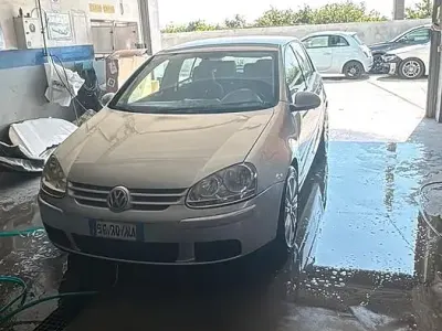 Usata VW Golf V 2005 Utilitaria