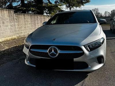Usata Mercedes A180 Business 116 CV (85 kW) 2019 Grigio Berlina