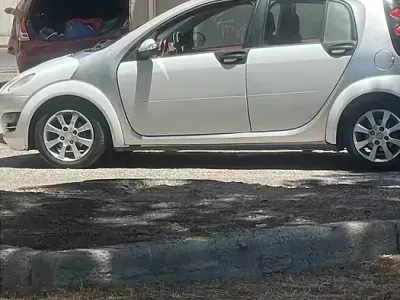 Usata Smart ForFour 95 CV (69 kW) 2005 Bianco Utilitaria