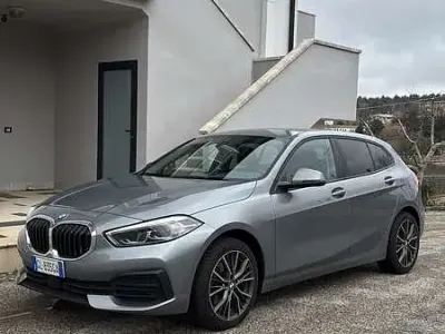 Usata BMW 116 Advantage 116 CV (85 kW) 2022 Grigio Utilitaria