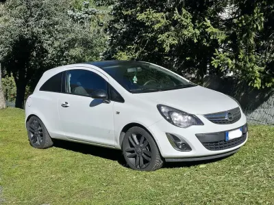 Usata Opel Corsa 75 CV (55 kW) 2014 Utilitaria