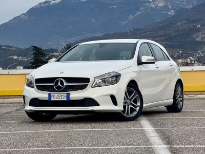 Usata Mercedes A180 Premium 122 CV (89 kW) 2016 Bianco Berlina