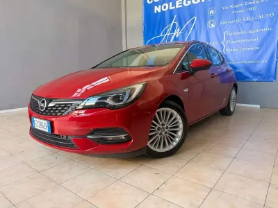Używany Opel Astra GS Line 145 KM (106 kW) 2019 Czerwony Sedan/Limuzyna
