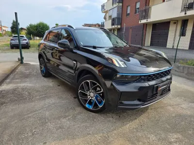 Usata Lynk & Co 01