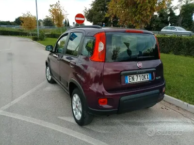 Usata Fiat Panda Trekking 85 CV (62 kW) 2013 Rosso Utilitaria