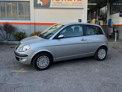 Usata Lancia Ypsilon 69 CV (50 kW) 2005 Argento Utilitaria