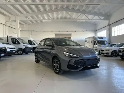 Nuova MG MG3 Comfort 102 CV (75 kW) 2026 Hampstead grey Utilitaria