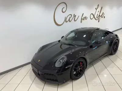 Second-hand Porsche 911 541 CP (397 kW) 2025 Negru Coupe