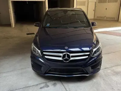 Usata Mercedes B200 136 CV (100 kW) 2017 Blu Utilitaria