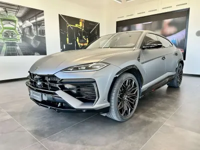 Usata Lamborghini Urus 620 CV (456 kW) 2026 Grigio keres matt SUV