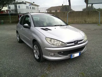 Usata Peugeot 206 88 CV (64 kW) 2006 Argento Berlina