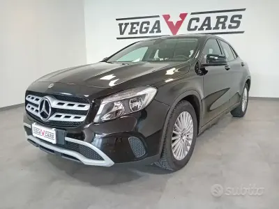 Usata Mercedes GLA180 Business 109 CV (80 kW) 2017 Nero SUV