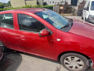 Usata Dacia Sandero Ambiance 75 CV (55 kW) 2015 Rosso Utilitaria