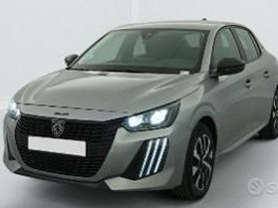 Usata Peugeot 208 Style 101 CV (74 kW) 2025 Verde Utilitaria