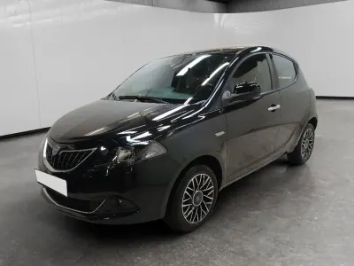 Usata Lancia Ypsilon S 70 CV (51 kW) 2024 Nero Utilitaria