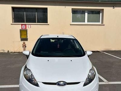 Usata Ford Fiesta 71 CV (52 kW) 2012 Bianco Utilitaria