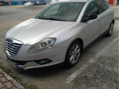 Usata Lancia Delta 120 CV (88 kW) 2013 Grigio Utilitaria