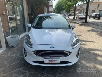 Usata Ford Fiesta Titanium 86 CV (63 kW) 2019 Bianco Utilitaria