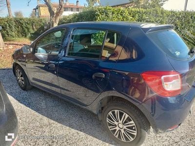 Usata Dacia Sandero 75 CV (55 kW) 2014 Blu Berlina