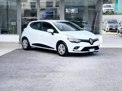Begagnad Renault Clio IV 75 HK (55 kW) 2018 Vit Sedan