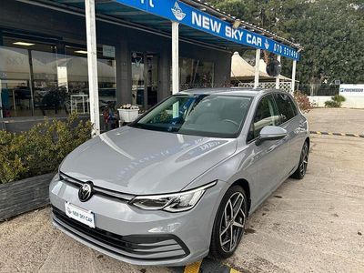 Usata VW Golf VIII Life 110 CV (80 kW) 2022 Grigio Berlina
