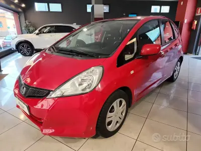 Usata Honda Jazz Trend 90 CV (66 kW) 2012 Rosso Utilitaria