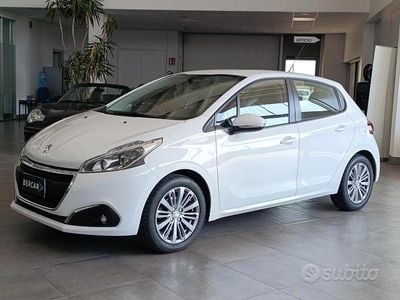 Usata Peugeot 208 Active 82 CV (60 kW) 2016 Other Utilitaria