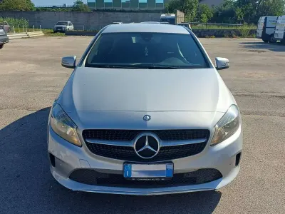 Usata Mercedes A160 90 CV (66 kW) 2016 Argento Utilitaria