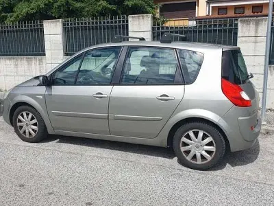 Usata Renault Scénic Luxe 106 CV (77 kW) 2007 Monovolume