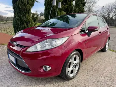Usata Ford Fiesta Titanium 92 CV (67 kW) 2010 Viola Berlina