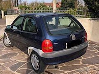 Usata Opel Corsa 90 CV (66 kW) 1997 Blu Utilitaria