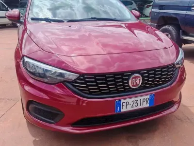 Usata Fiat Tipo Easy 95 CV (69 kW) 2018 Rosso Berlina