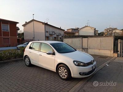 Usata VW Golf VI Comfortline 102 CV (75 kW) 2010 Bianco Utilitaria