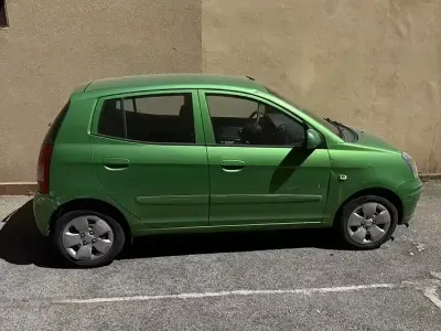 Usata Kia Picanto 65 CV (47 kW) 2006 Verde Utilitaria
