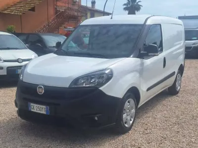 Usata Fiat Doblò Business 105 CV (77 kW) 2022 Bianco Monovolume