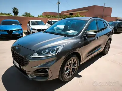 Usata Ford Kuga ST-Line 150 CV (110 kW) 2021 Grigio SUV