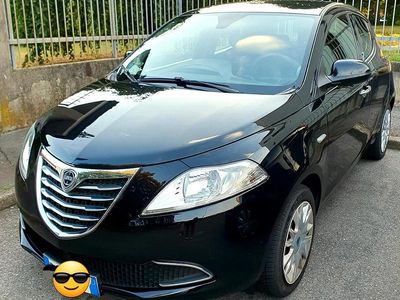 Usata Lancia Ypsilon 69 CV (50 kW) 2014 Nero Utilitaria