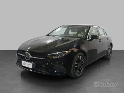 Usata Mercedes A180 Advanced 116 CV (85 kW) 2023 Nero metallizzato Berlina