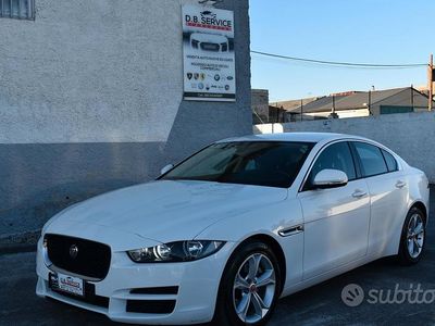 Usata Jaguar XE 179 CV (131 kW) 2016 Bianco Berlina