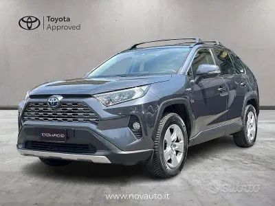 Usata Toyota RAV4 Hybrid Active 222 CV (163 kW) 2021 Grigio SUV