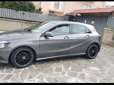 Usata Mercedes A160 90 CV (66 kW) 2015 Marrone Monovolume