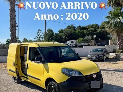 Usata Fiat Doblò 95 CV (69 kW) 2020 Giallo Monovolume