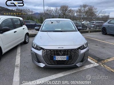 Usata Peugeot 208 Allure 101 CV (74 kW) 2025 Grigio Utilitaria
