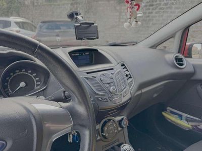 Usata Ford Fiesta 60 CV (44 kW) 2016 Rosso Berlina