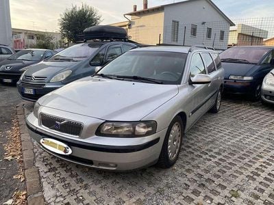 Usata Volvo V70 179 CV (131 kW) 2001 Argento Station wagon