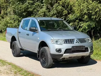 Usata Mitsubishi L200 Invite 136 CV (100 kW) 2013 Grigio Pick-up