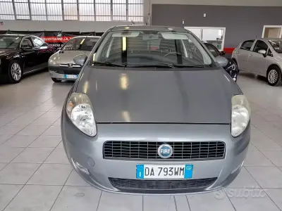 Usata Fiat Grande Punto Active 65 CV (47 kW) 2006 Grigio Utilitaria