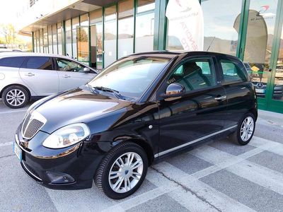 Usata Lancia Ypsilon 75 CV (55 kW) 2012 Nero Utilitaria