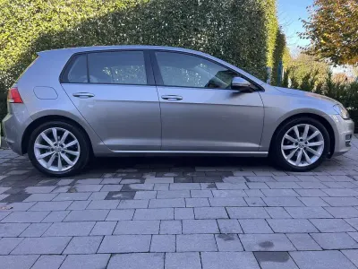 Usata VW Golf VII Highline 105 CV (77 kW) 2014 Berlina