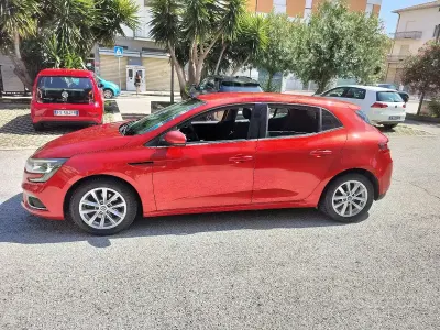 Usata Renault Mégane IV 95 CV (69 kW) 2017 Rosso Berlina